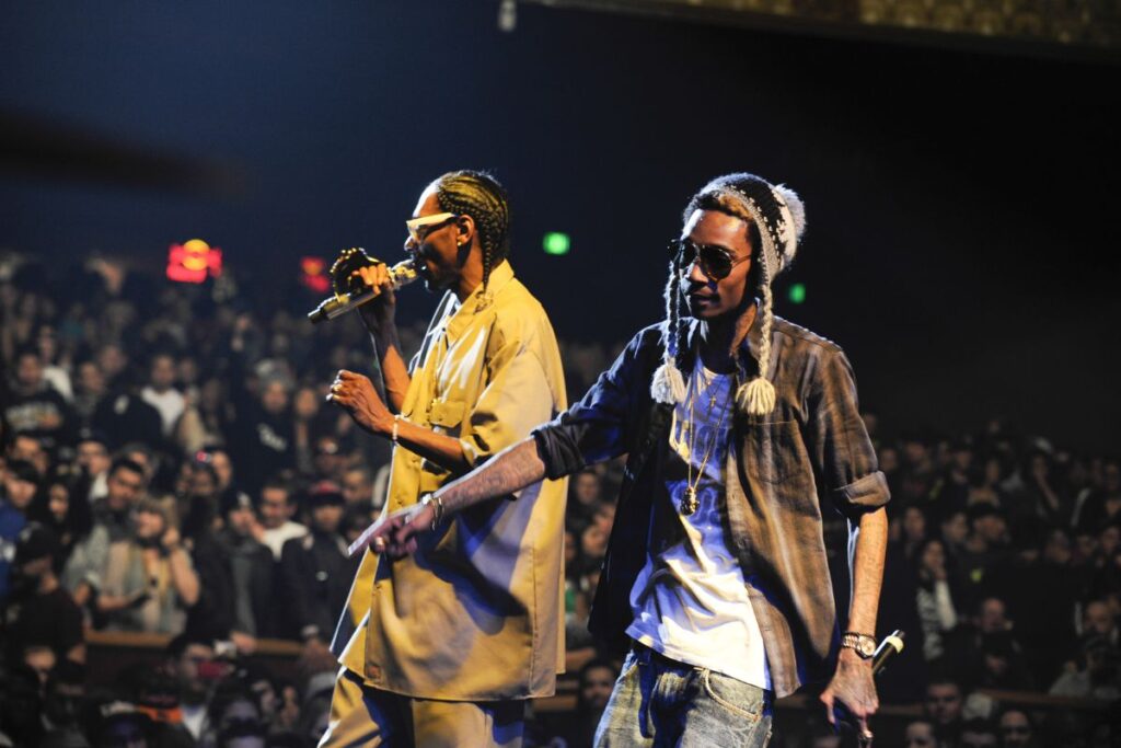 Wiz Khalifa, Snoop Dogg Go Back To High School With Big Check