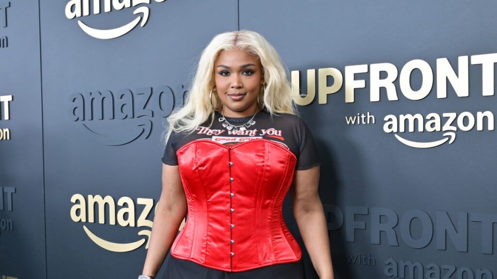 Lizzo Announces ‘My Face Hurts From Smiling’ Mixtape