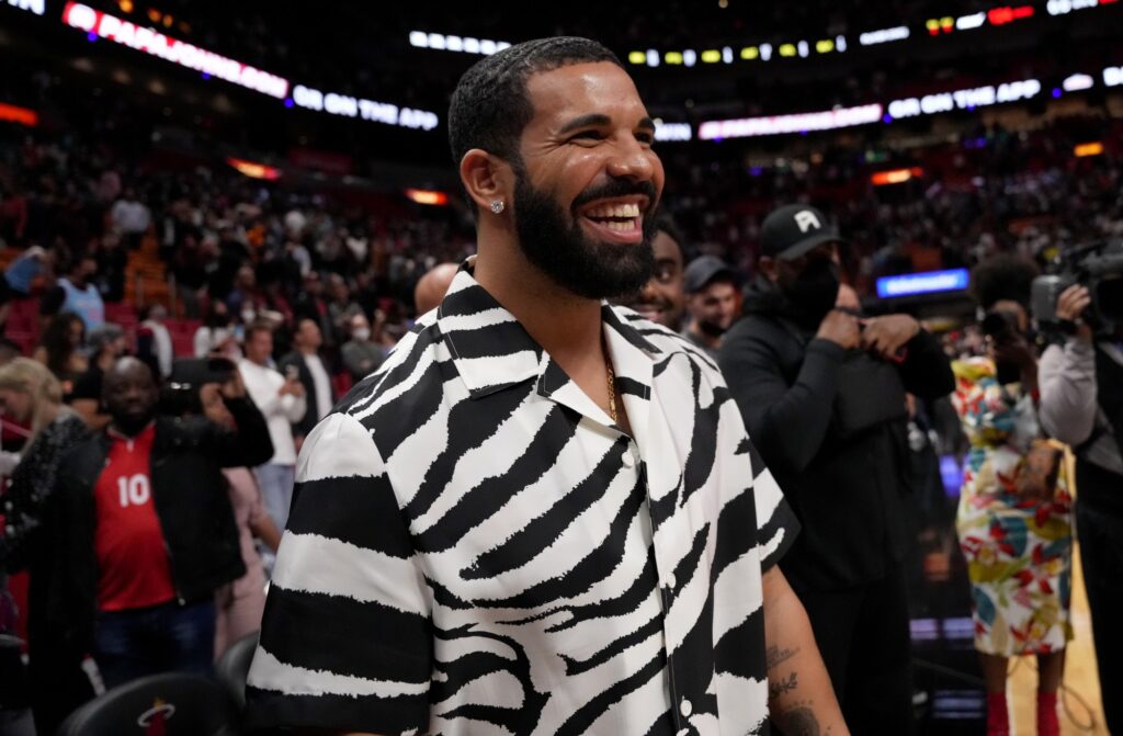 Drake Endorses 'F*ck Kendrick' Chants During Birmingham Show