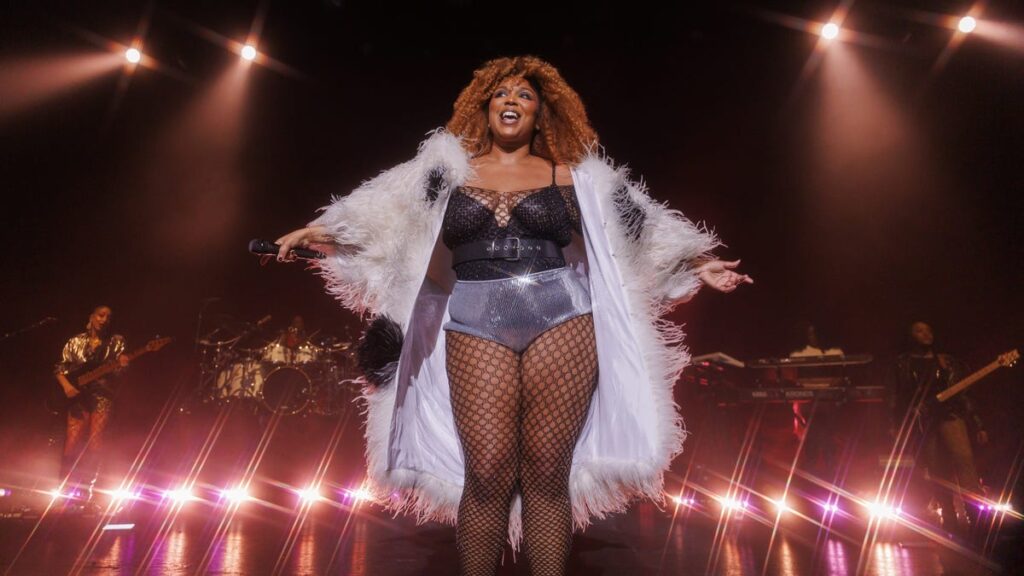 Lizzo Reveals Before-And-After Weight Loss Photos