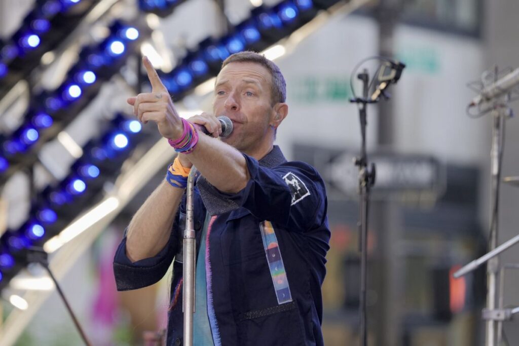 Coldplay Refuses To Cancel Kiss Cam After Boston Affair Blow-Up