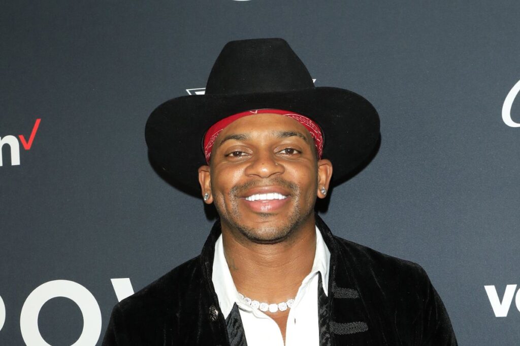 Country Singer Jimmie Allen Talks Hip-Hop, Pays Homage To Jay-Z On "Beer 99"