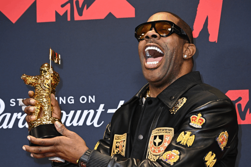 Busta Rhymes Jokes About 35-Year Wait While Accepting First MTV VMA
