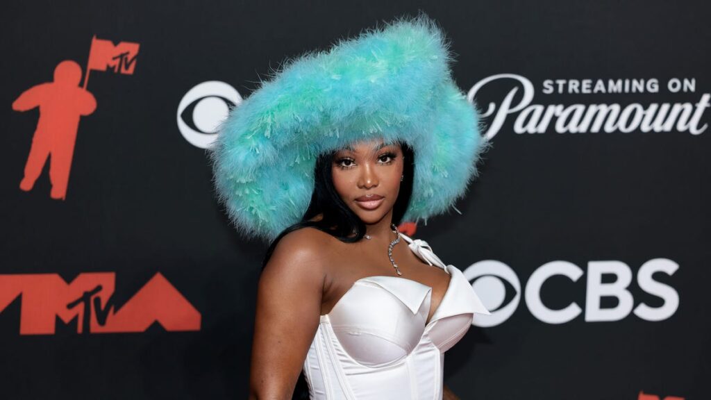 Summer Walker Says Modern R&B Just Isn’t For Her: “I’m Just An Old-School Girl”