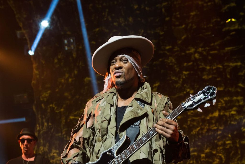 D’Angelo’s Daughter Shares Devastating Goodbye Letter