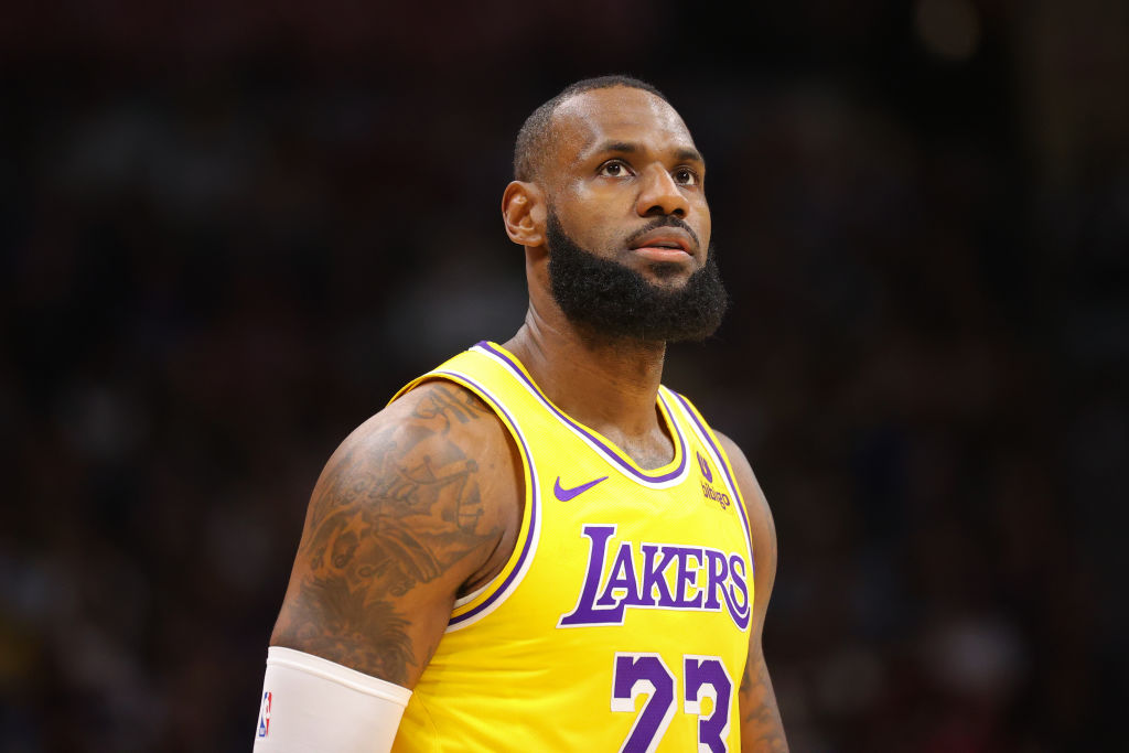 LeBron James Slammed With Fraud Suit By Lakers Fan - HOT 97