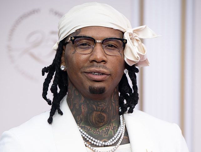 A Video Of Male Fan Kissing Moneybagg Yo's Cheek Goes Viral