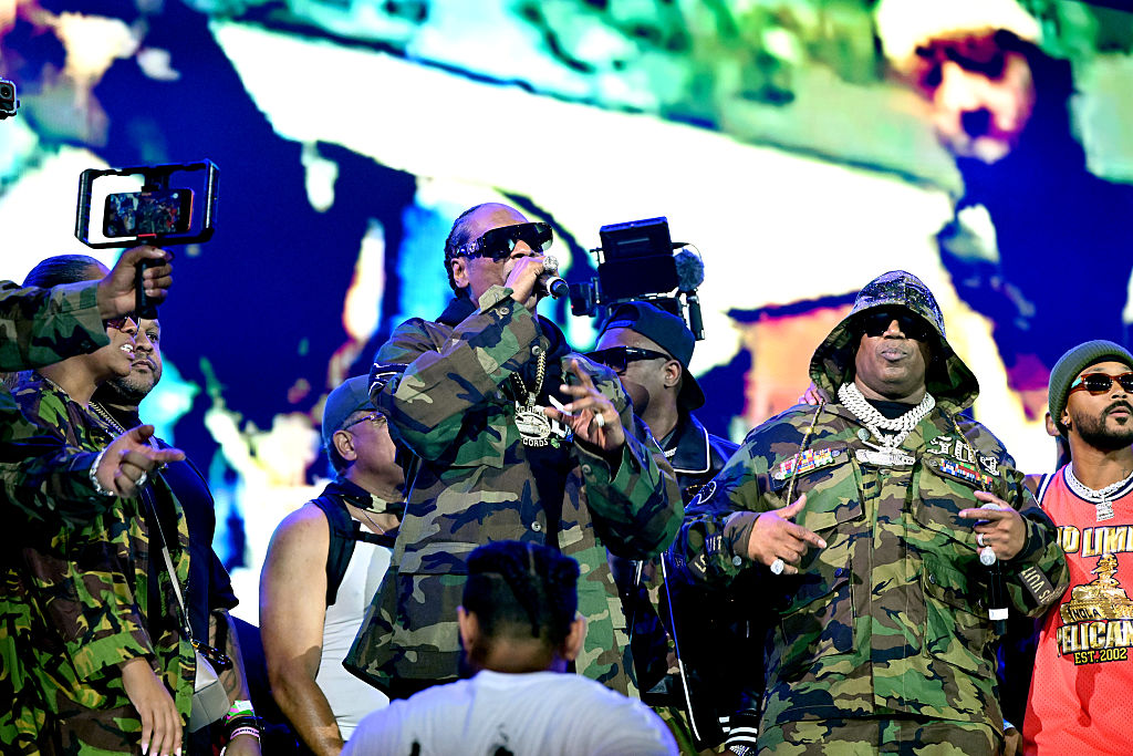 Snoop Dogg Shocks Fans With Surprise Appearance During Cash Money vs. No Limit ‘Verzuz’ Battle