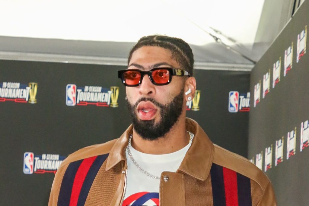 The Truth Behind That Shocking Bloated Anthony Davis Photo Everyone's Sharing