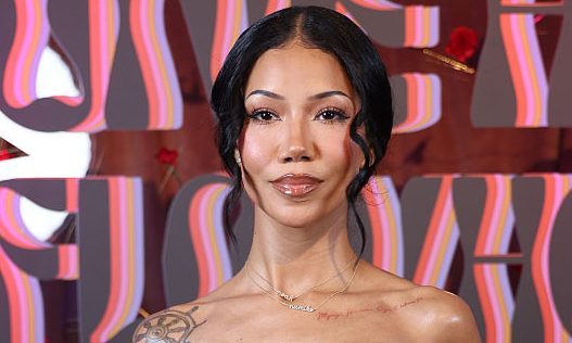 Jhene Aiko Admits 2025 Was "Hardest Year" In Award Speech