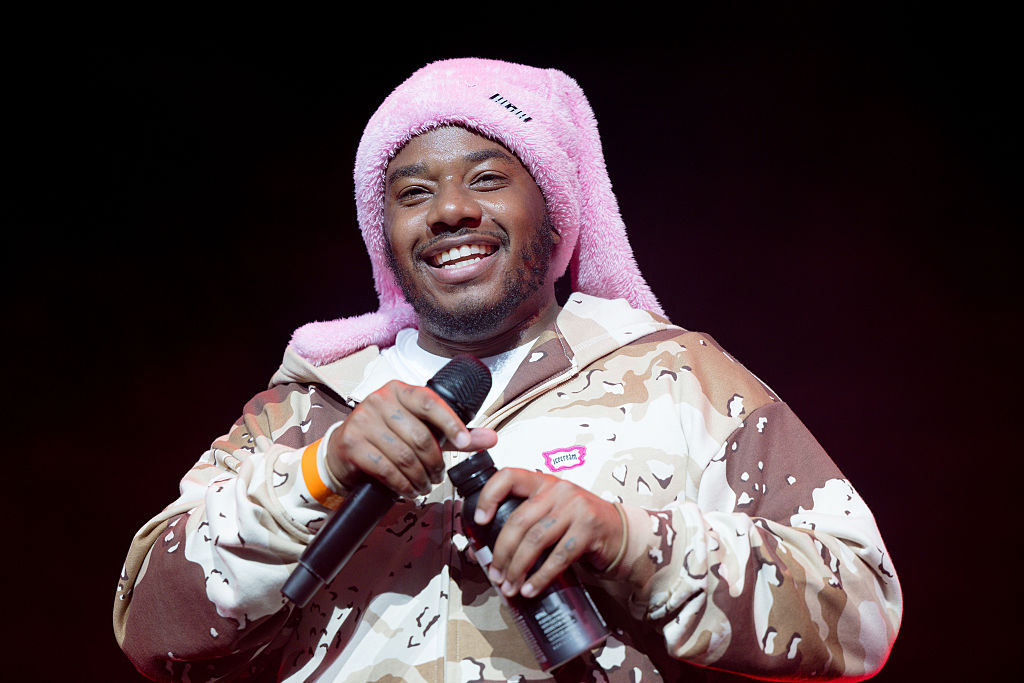 LaRussell Pays $1,000 For Snow Tha Product's Superfan Album