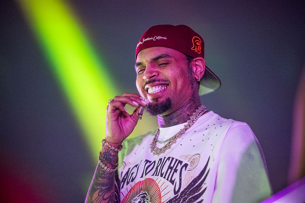 Chris Brown Hilariously Reacts To Kehlani Fan's "Folded" Dance