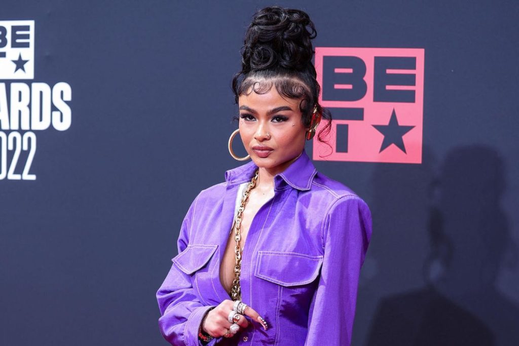 India Love Embarrasses Herself At Streamer Awards After Hijacking Winner's Speech